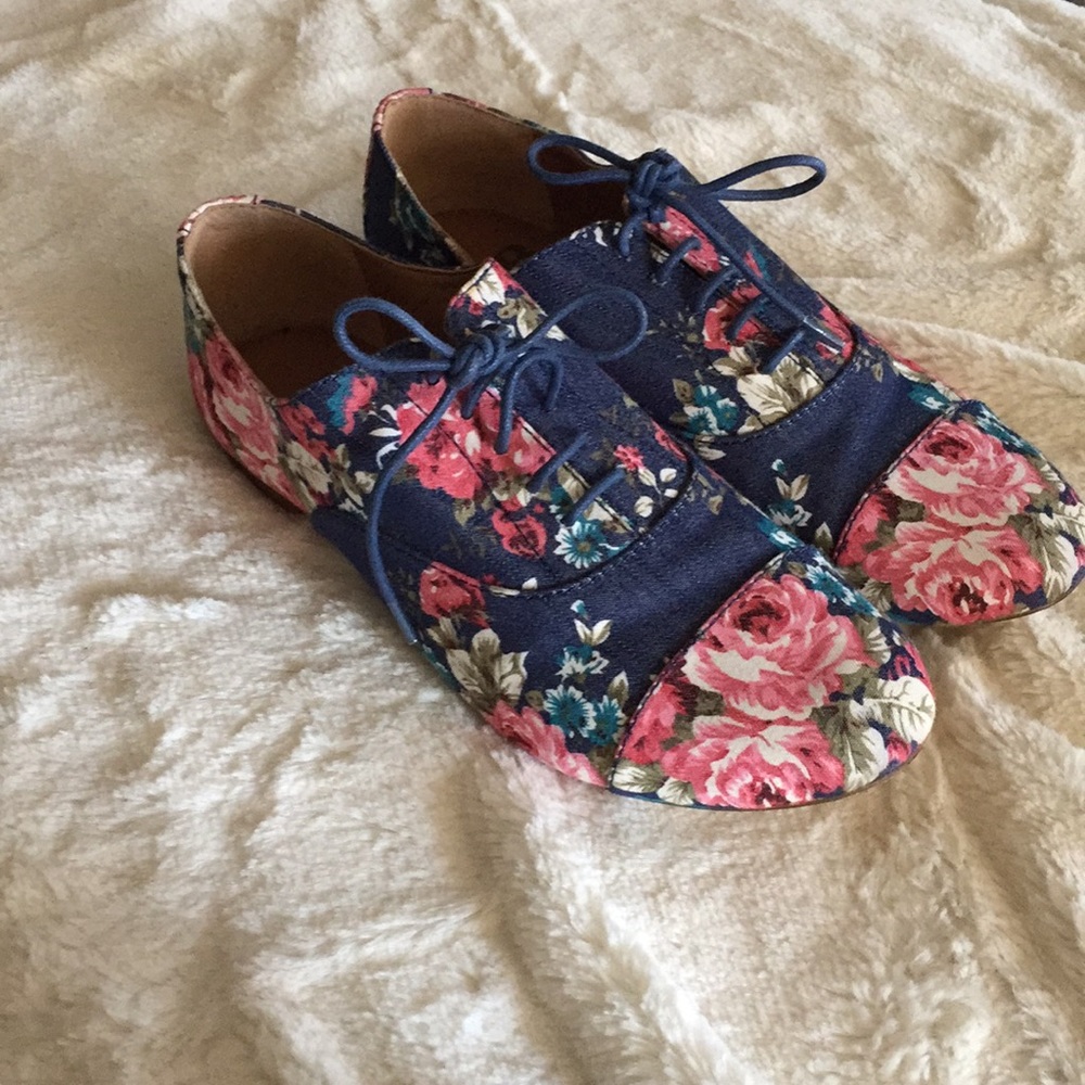 Gianni Bini flowered shoes